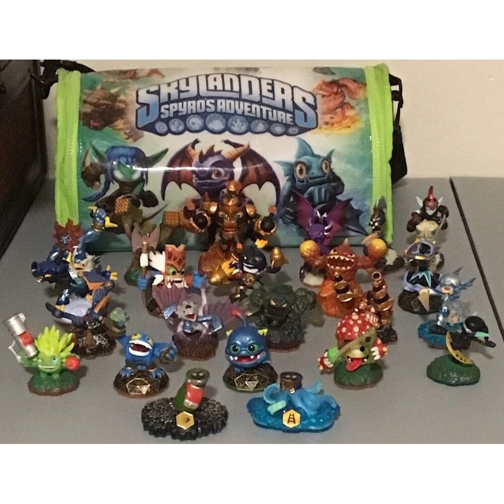 Skylanders Lot of 23 Figures & Spyro's Adventure Storage Case